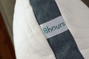 8hours adjustable pillow logo