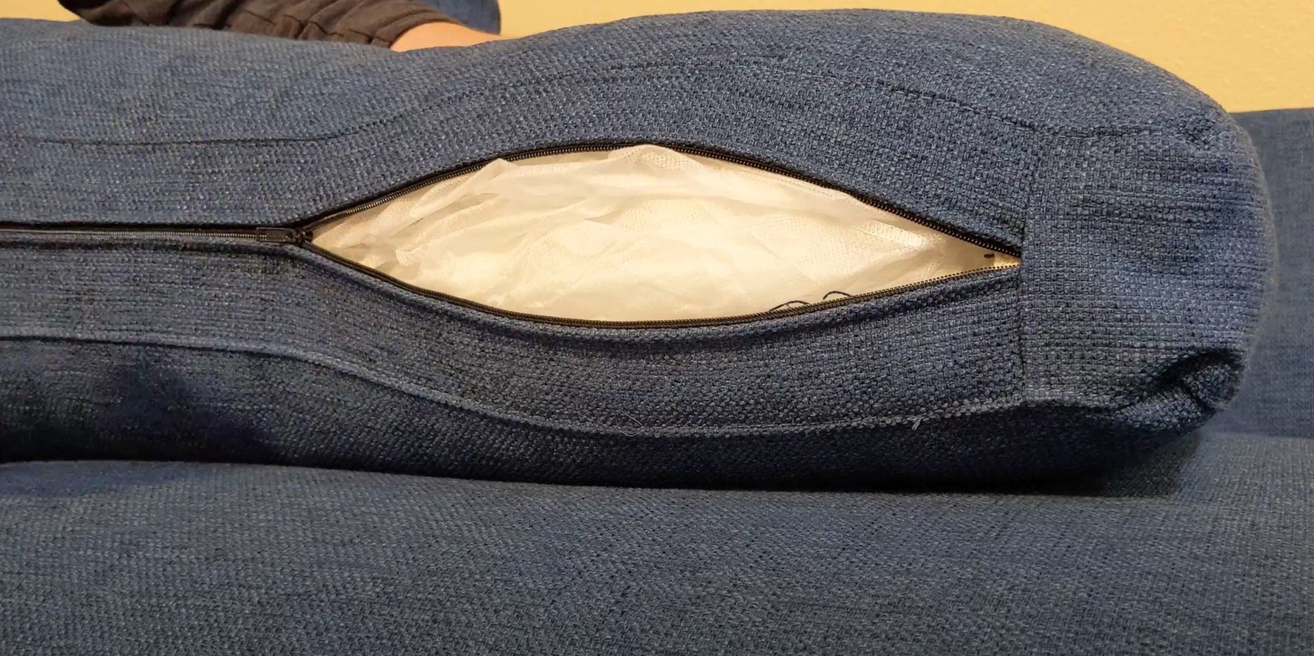 back cushion zipper