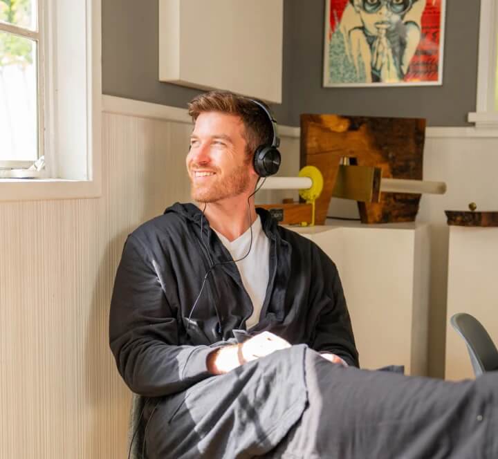 Man wearing the Dude Robe in natural light