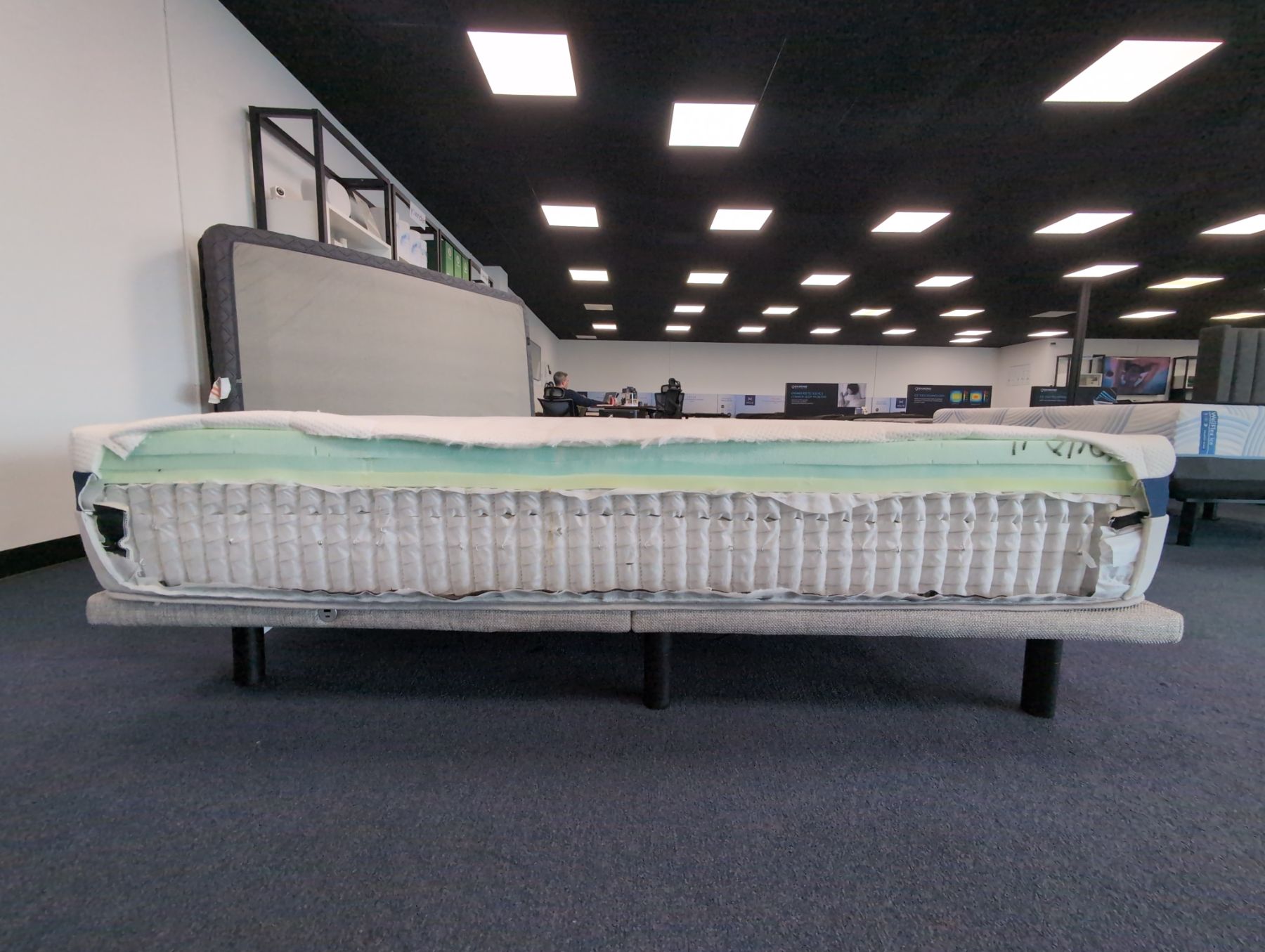 Helix Helix Midnight Full mattress photo