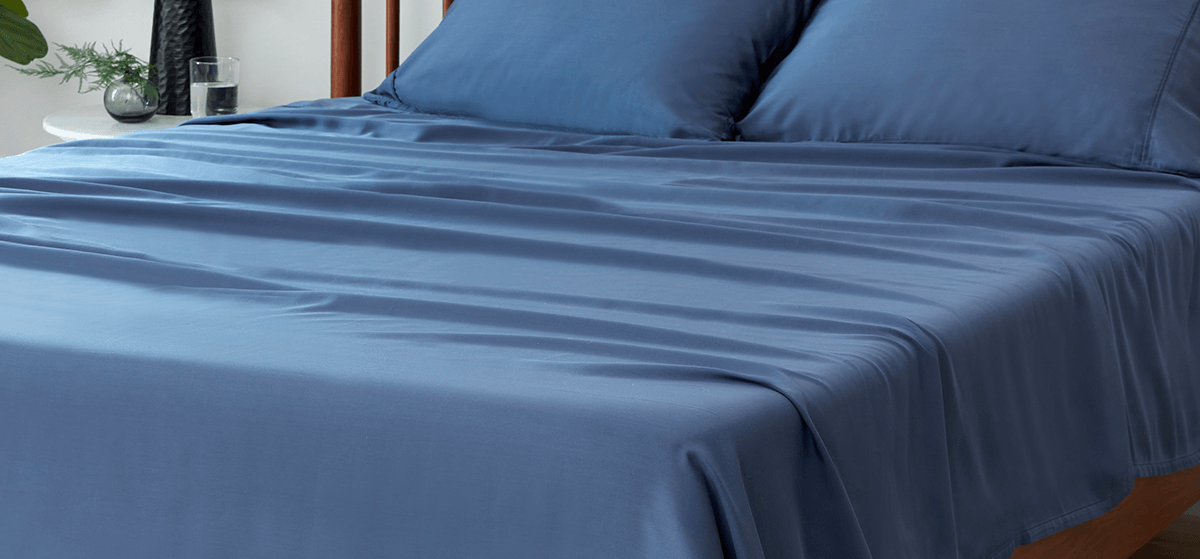 SHEEX Arctic Aire MAX cooling sheet set on a bed
