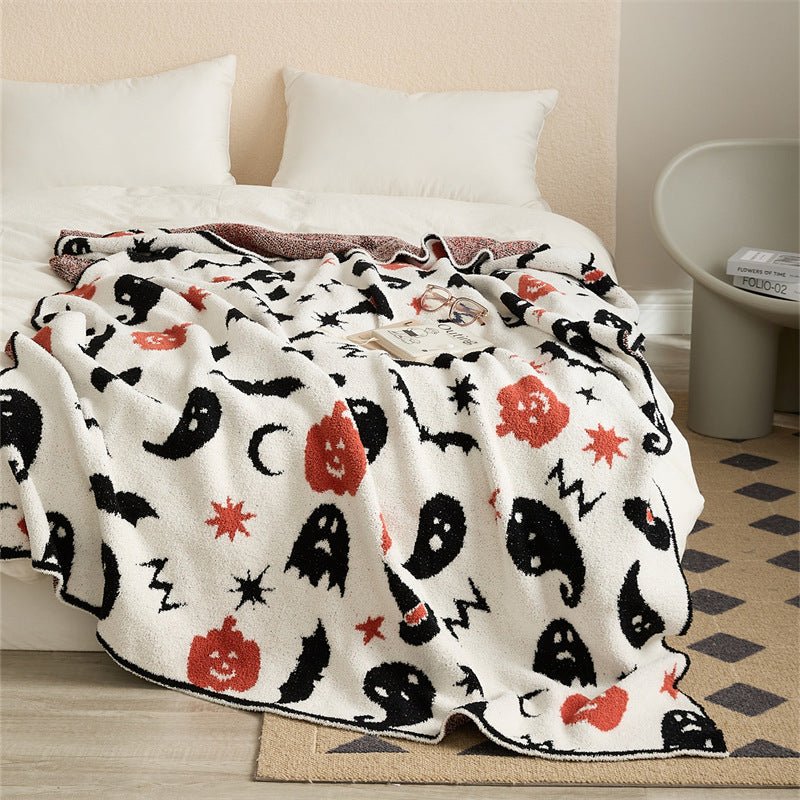 Ever Lasting Halloween fleece blanket with ghosts, bats and pumpkins