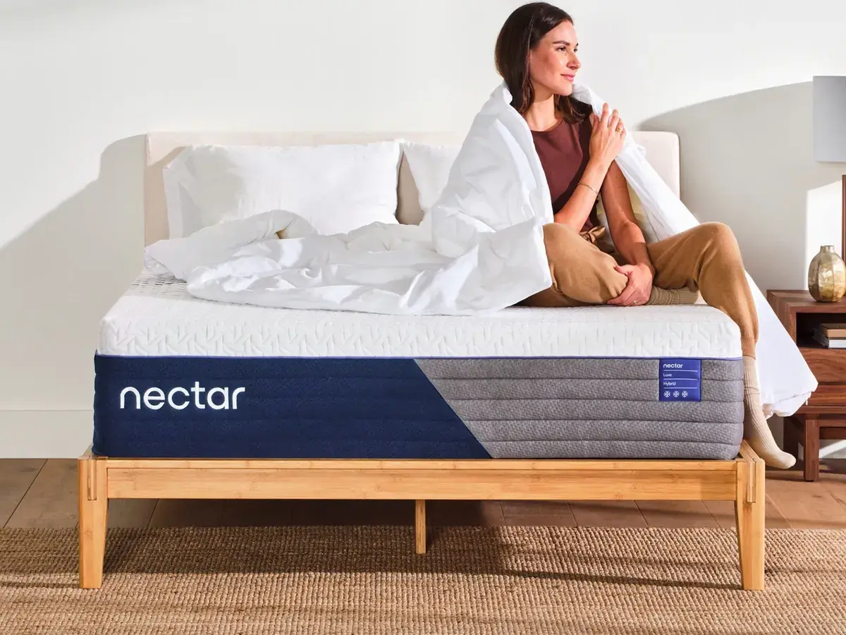 Nectar Luxe Hybrid Mattress product gallery image 4