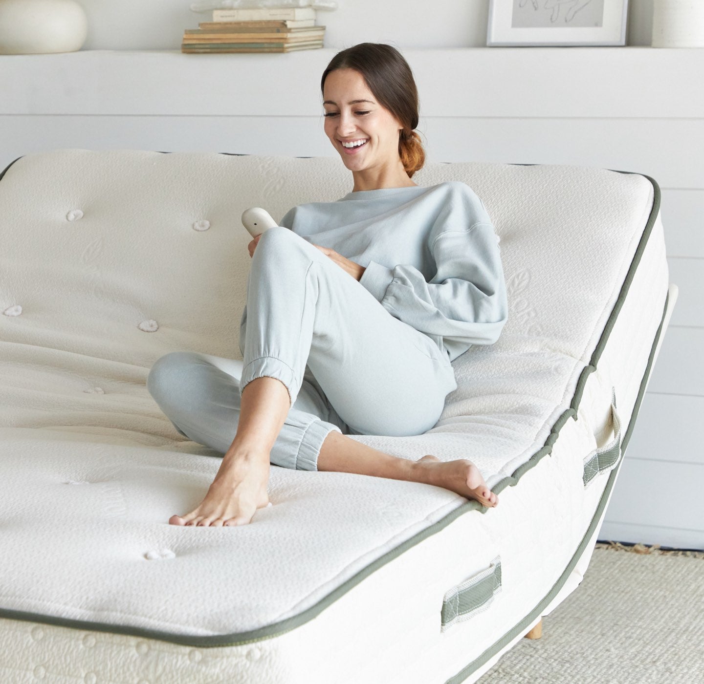 RAISE YOUR
SLEEP WELLNESS